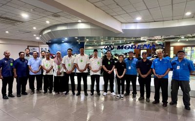 LAWATAN TAPAK KUMPULAN PKB KE KILANG MODENAS