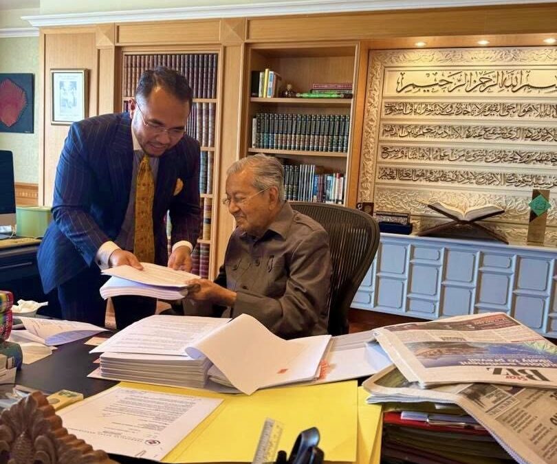 MENELUSURI FALSAFAH KEPIMPINAN TUN M: 5 ELEMEN MEMBINA BANGSA & MASA DEPAN