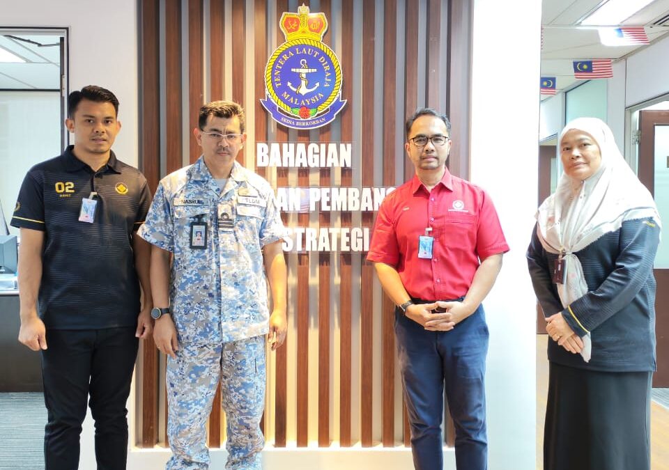 KUNJUNGAN HORMAT KE PEJABAT PEMBANGUNAN DAN PERANCANGAN TLDM, KUALA LUMPUR